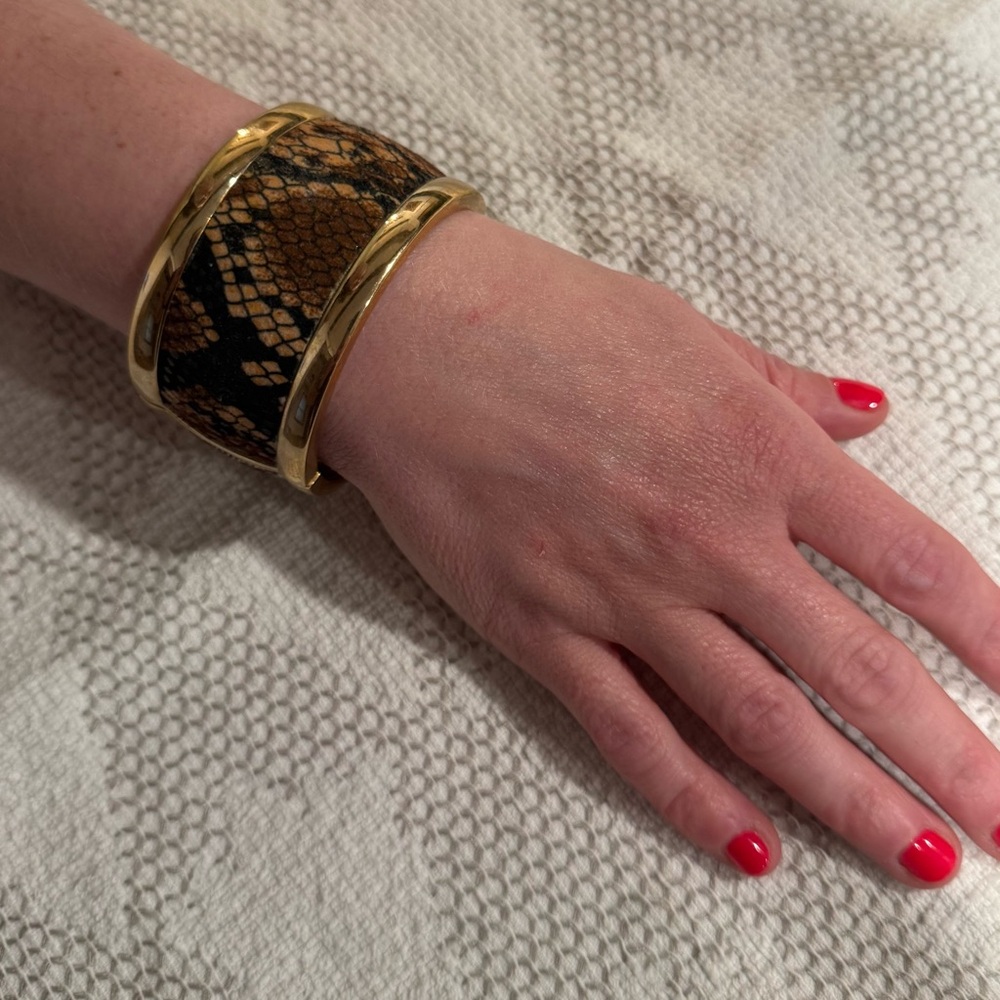 Snakeskin Animal Print Hinged Statement Bracelet - Picture 3 of 9